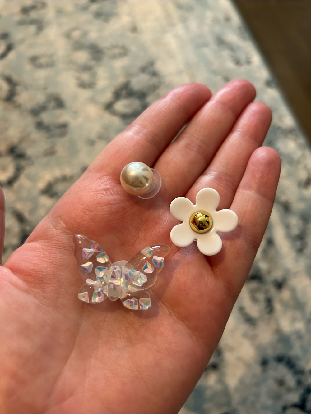 White Daisy, Iridescent Butterfly & Pearl Croc Charms